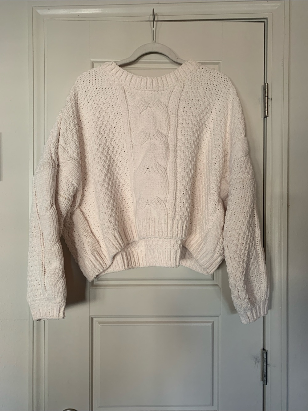Chunky Cropped Cable Knit Cream Sweater Medium